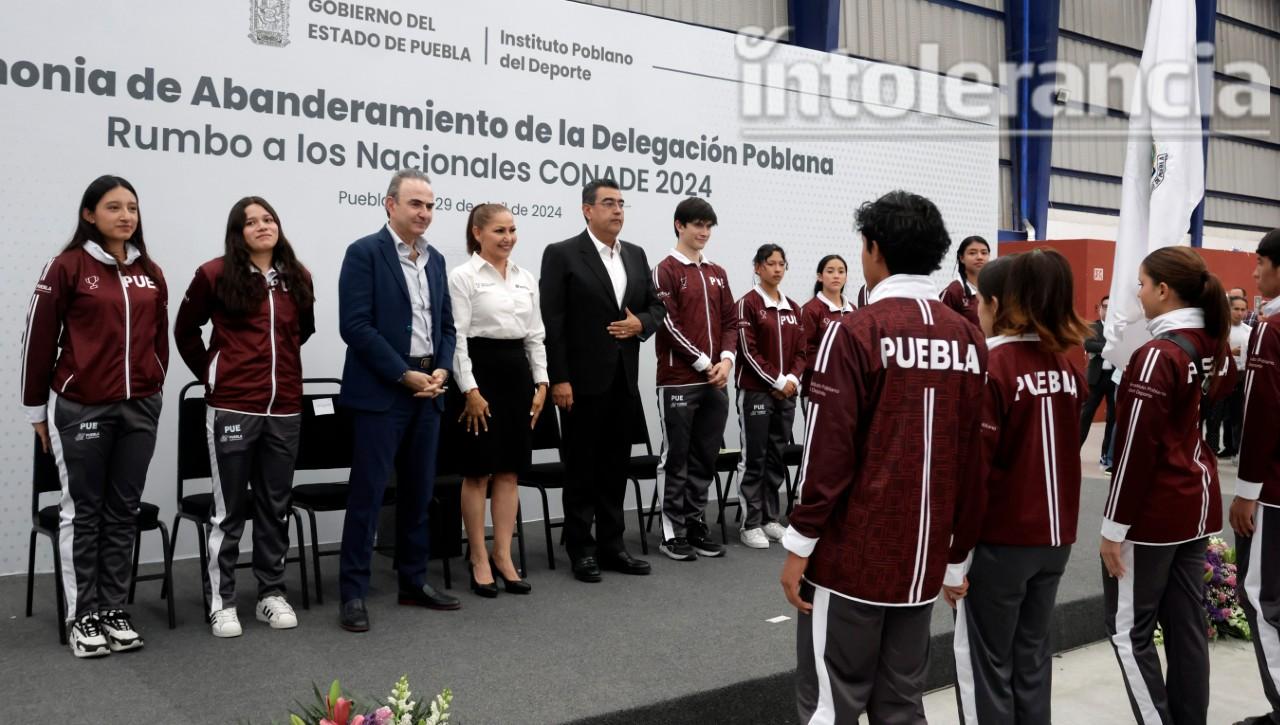 Abanderan a delegación de Puebla rumbo a Nacionales Conade 2024