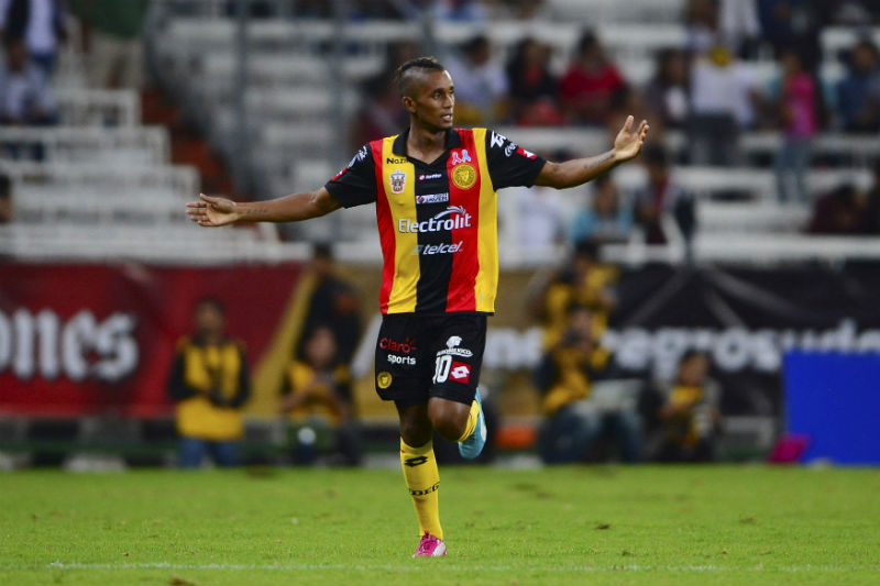 Leones Negros respira, vence a Pumas 1-0