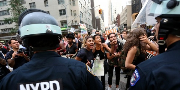 Arrestan A Unas 200 Personas En Protestas Contra La Policía En EUA