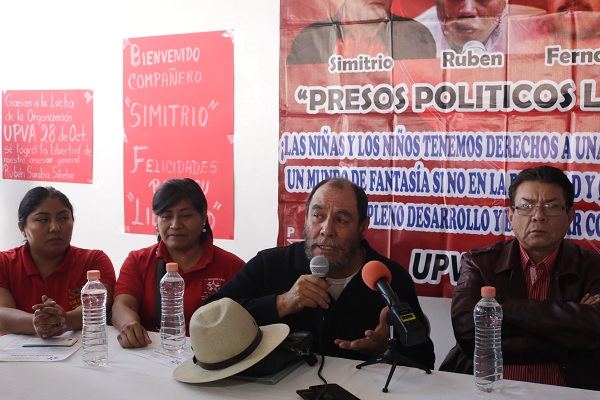 Integrantes de la UPVA 28 de Octubre esperan la liberación de Xihuel Sarabia