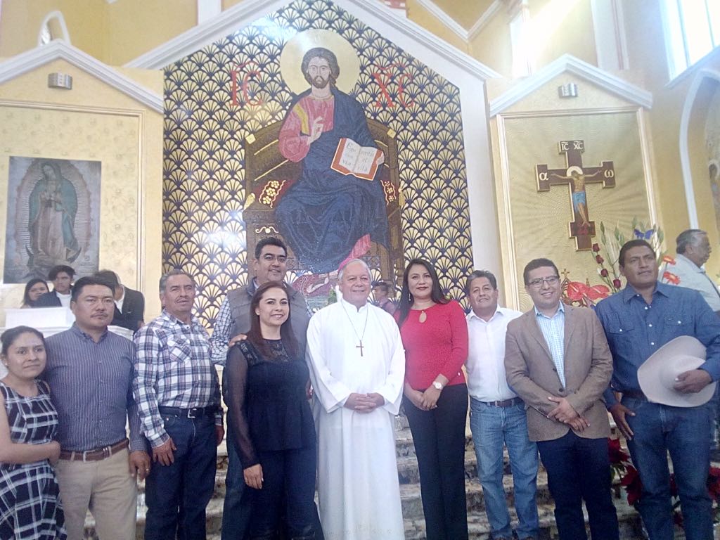Consagra arzobispo iglesia en Los Reyes de Juárez