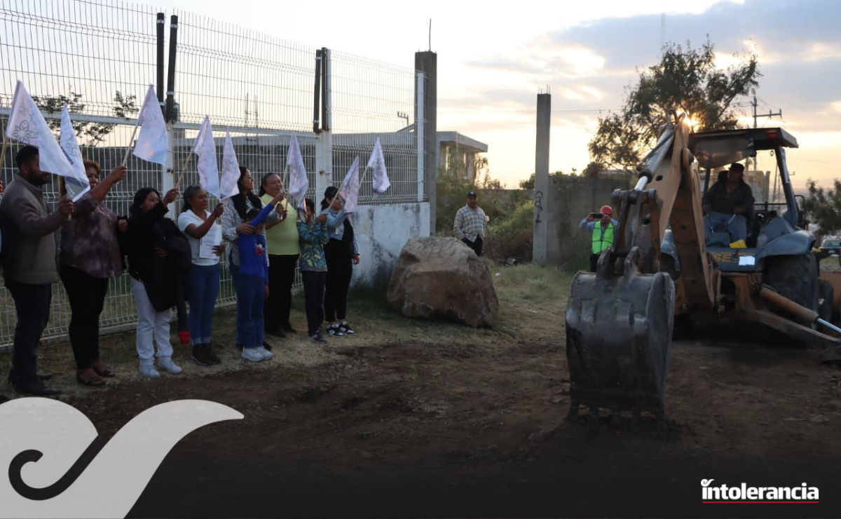 Ariadna Ayala inicia obra de agua potable en San Alfonso
