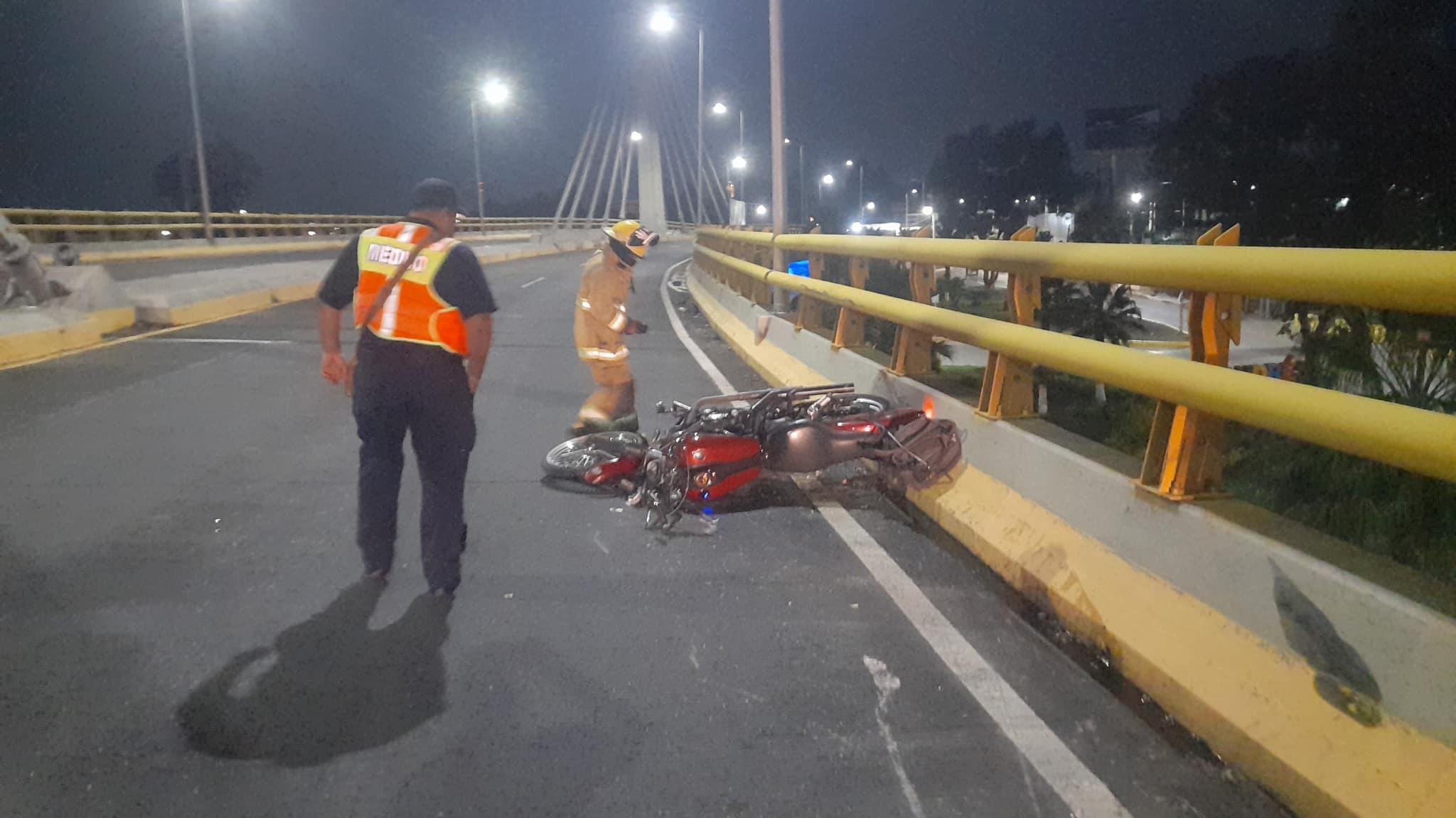 Pareja de motociclistas murió al sufrir accidente, en puente de la Recta a Cholula