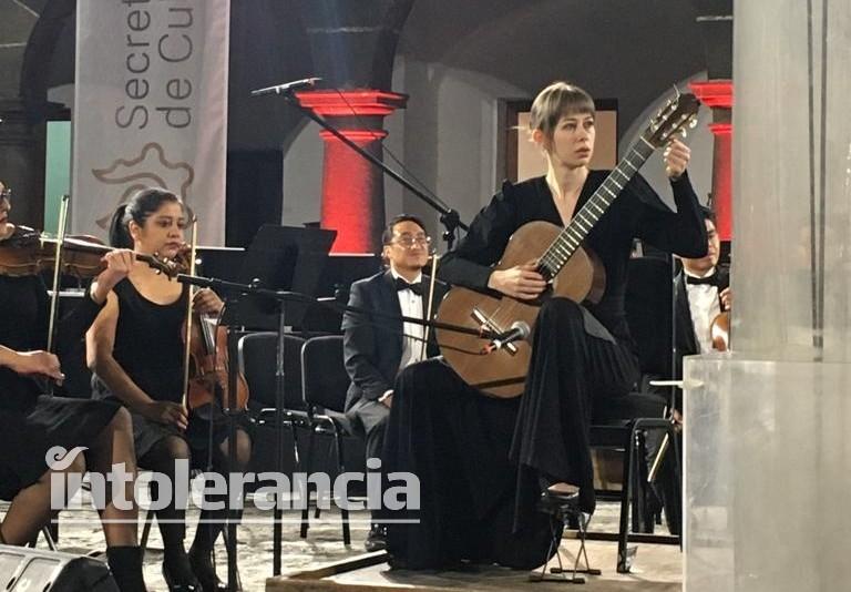 Kasia Smolarek y OSEP; concierto de guitarra cautiva al público poblano