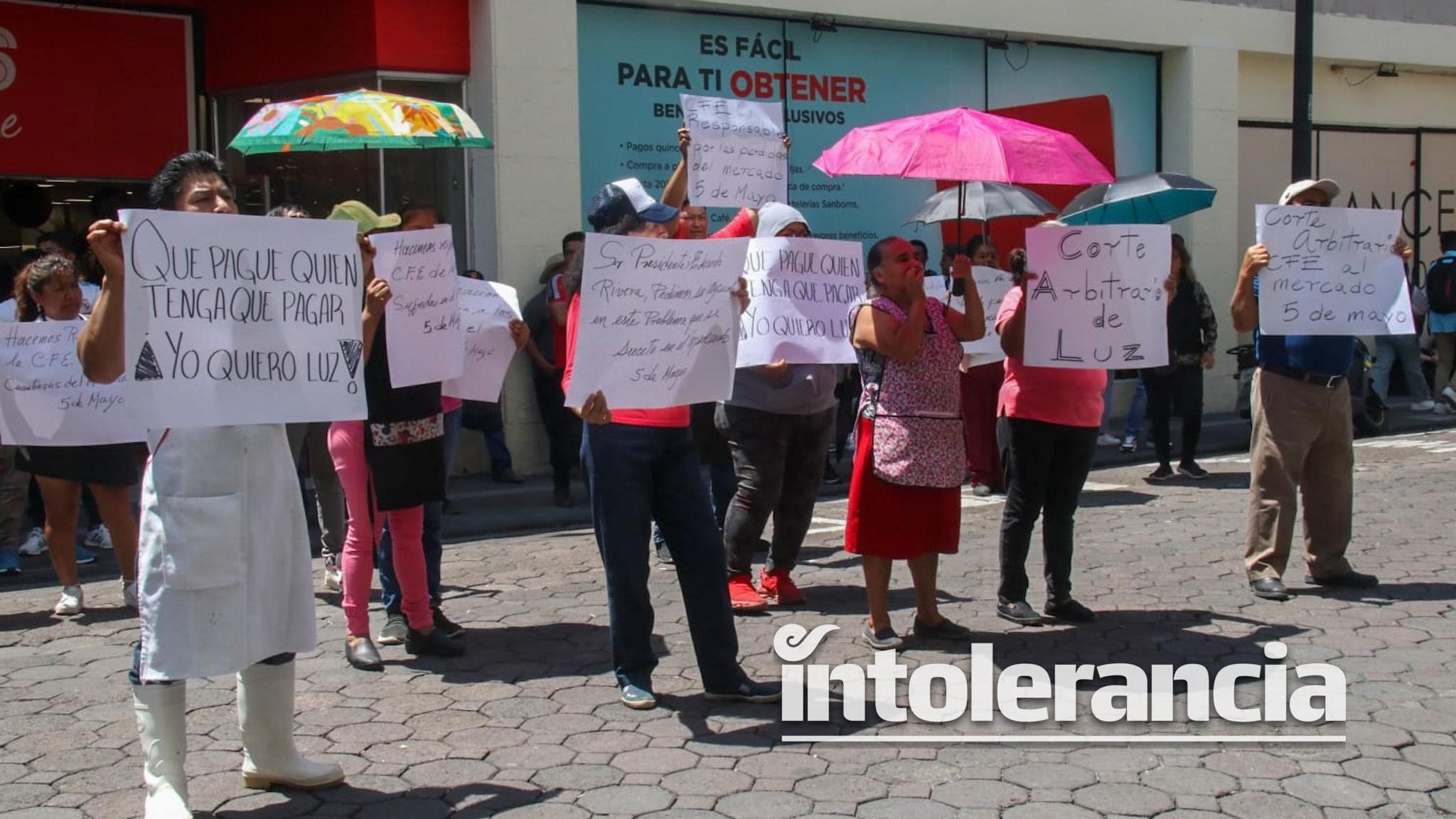 Locatarios del mercado 5 de Mayo piden ayuda a la alcaldía por corte de energía eléctrica