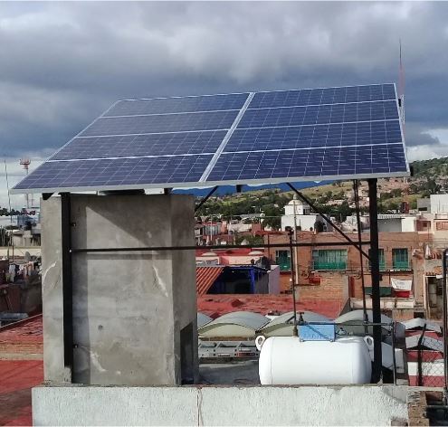 Sener podría frenar paneles en techos de hogares y negocios