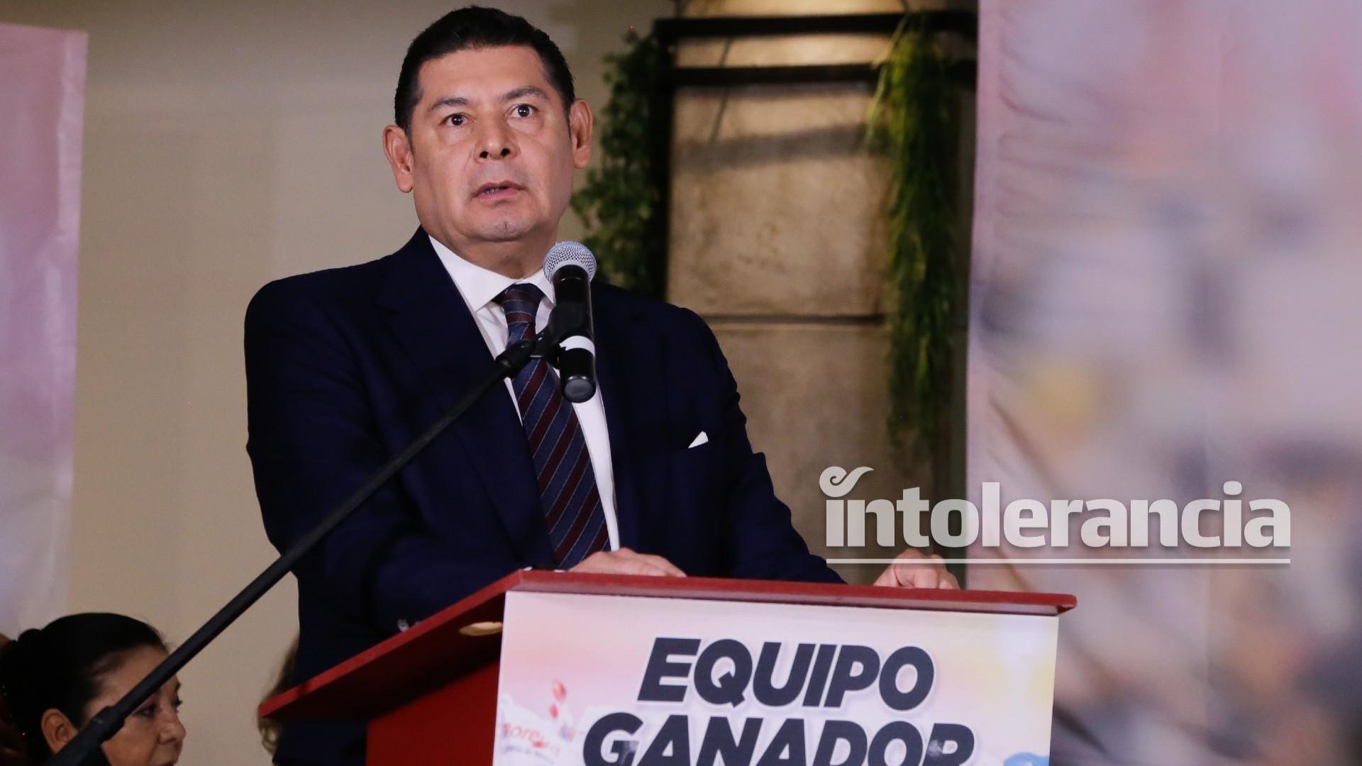 "Invento y montaje" versiones de oposición sobre Eukid Castañón: Alejandro Armenta
