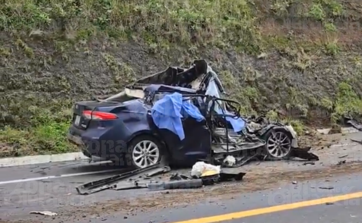 Aparatoso choque deja cinco fallecidos en la autopista Siglo XXI
